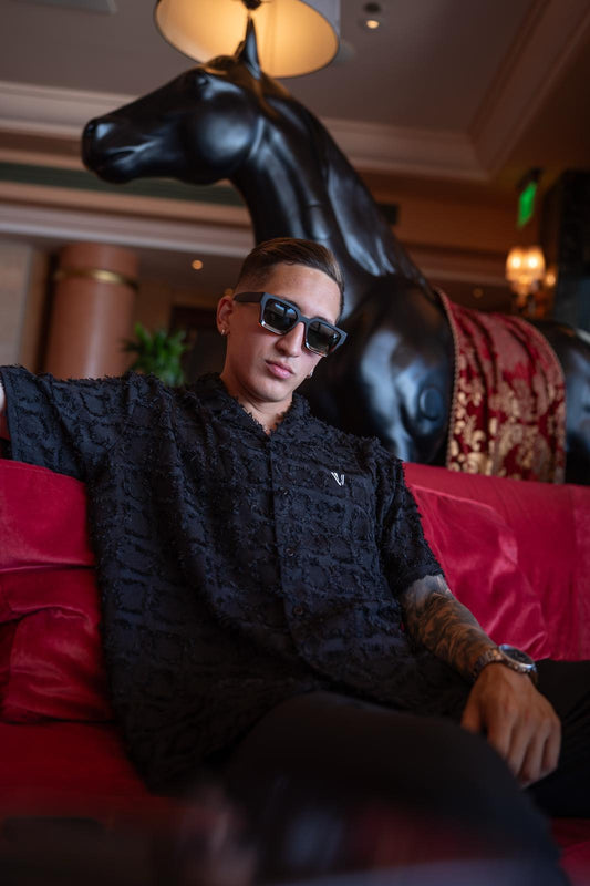 Black AVR COLLECTION